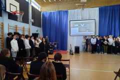 Pani Dyrektor przemawia podczas akademii