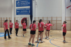 Dziewczyny podczas rozgrzewki