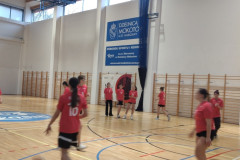 Dziewczyny podczas rozgrzewki